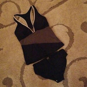 Plunging v-neck tankini, racer back